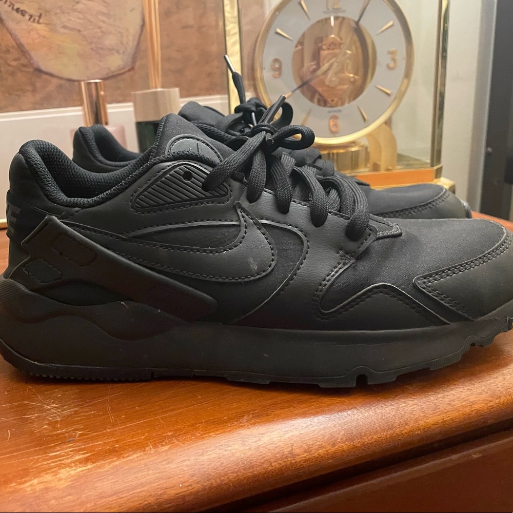 Nike Women Huaraches Sneakers